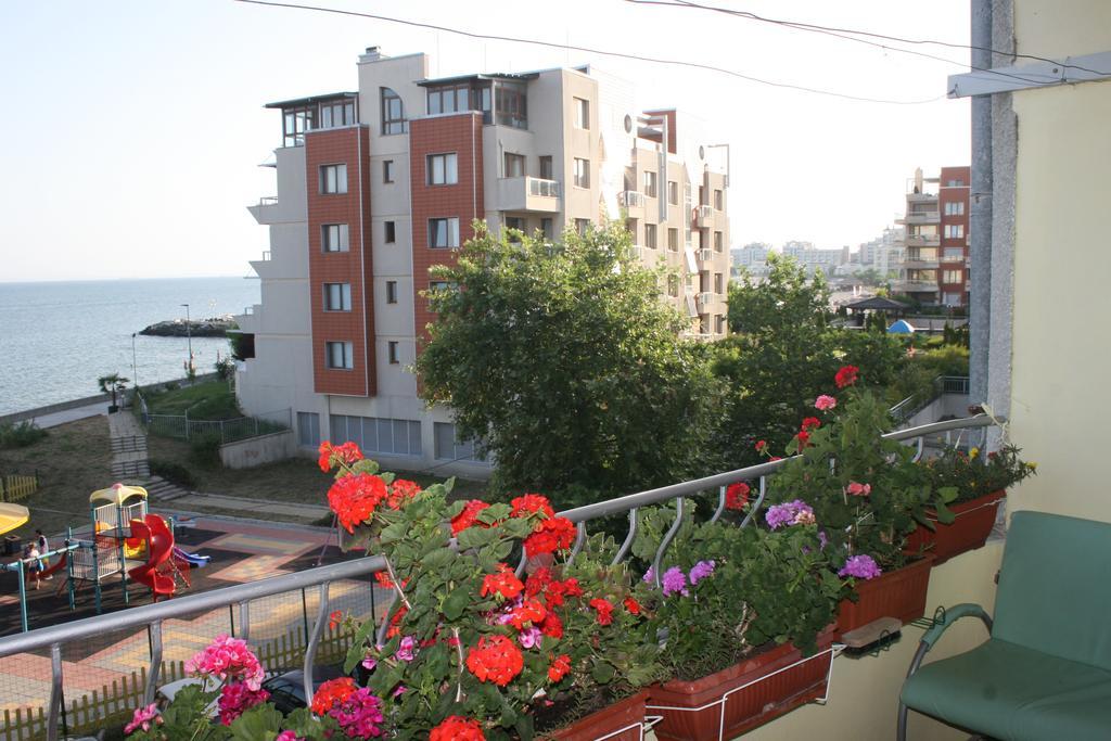 Homestay Kostadinov Pomorie Exteriör bild
